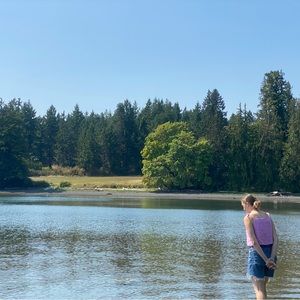 Meet your Posher, Dania